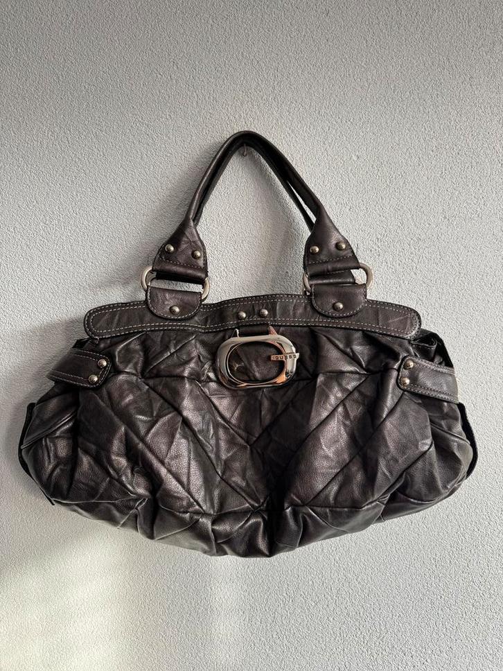 Vintage Y2K Guess bruine gewatteerde grote schouder tas, Sieraden, Tassen en Uiterlijk, Tassen | Damestassen, Zo goed als nieuw