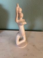 Afrikaans beeld – gestileerde vrouw met kalebas – speksteen, Verzamelen, Beelden en Beeldjes, Ophalen of Verzenden, Mens