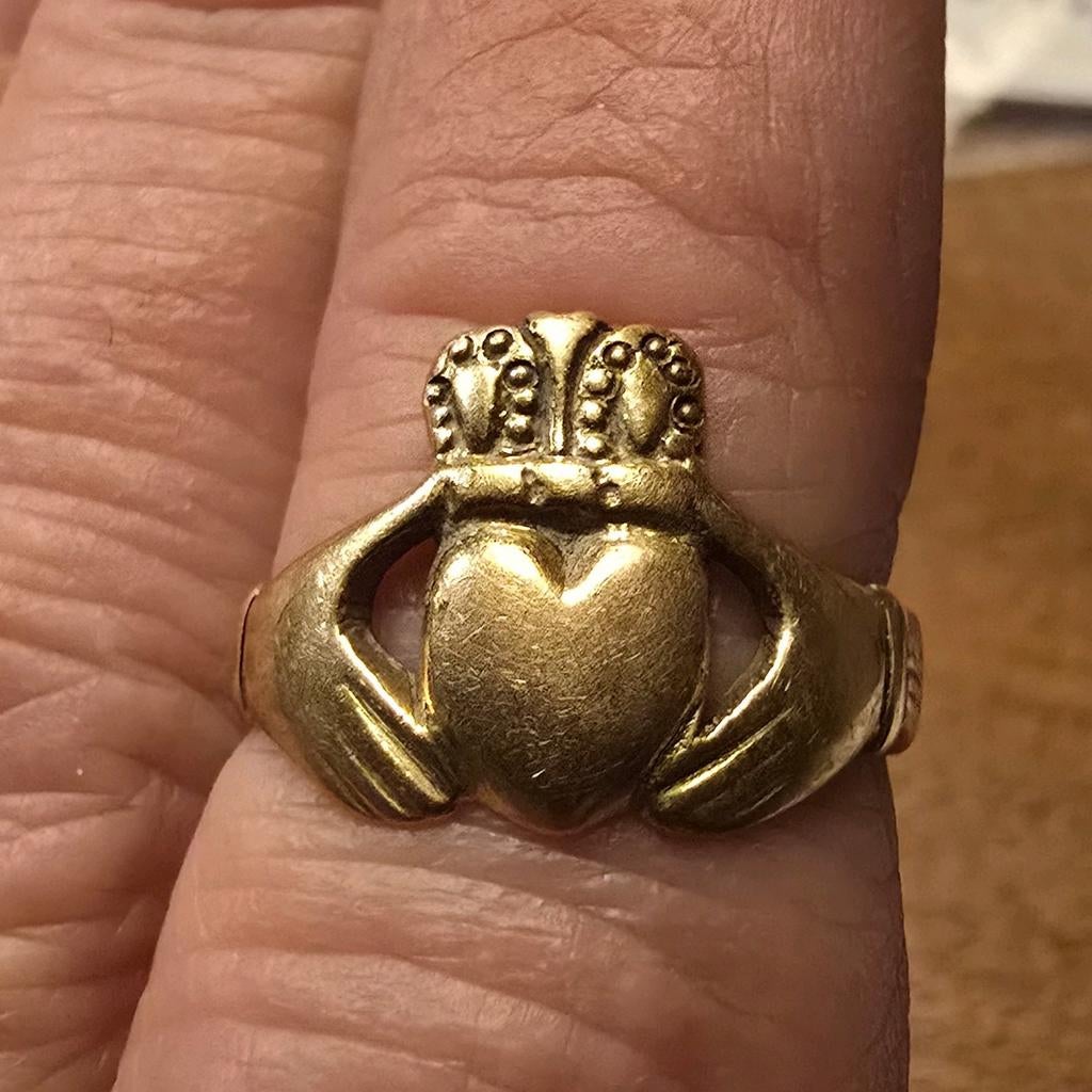 14K Gouden Claddagh Ring - Ierse Liefde & Vriendschap, Gebruikt, 19 tot 20, Ophalen of Verzenden, Dame of Heer