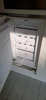 Te koop: inbouwvriezer Bauknecht 60x87cm, Gebruikt, Minder dan 60 cm, Inbouw, Ophalen