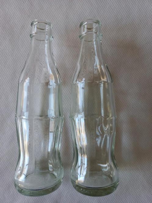 2 Unieke Coca Cola flesjes zonder groeven (2011), Verzamelen, Glas en Borrelglaasjes, Gebruikt, Overige typen, Ophalen of Verzenden