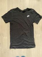 Nike t shirt zwart maat xs/176, Ophalen of Verzenden, Zo goed als nieuw, Jongen of Meisje, Shirt of Longsleeve