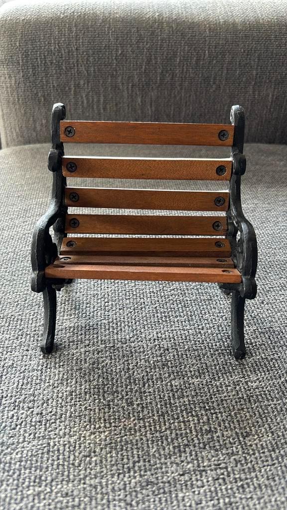 Gietijzeren Poppenbankje, Verzamelen, Poppen, Gebruikt, Overige typen, Ophalen of Verzenden