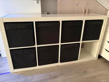 IKEA kallax 8 Vakkenkast met Stoffen Bakken beschikbaar voor biedingen