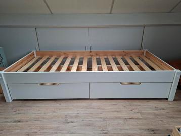 Nous kids bed 90x200 inclusief twee bedlades (zonder matras) beschikbaar voor biedingen