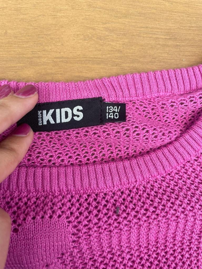 Roze trui met bloemenpatroon - Nooit gedragen, Kinderen en Baby's, Kinderkleding | Maat 134, Europe Kids, Meisje, Trui of Vest