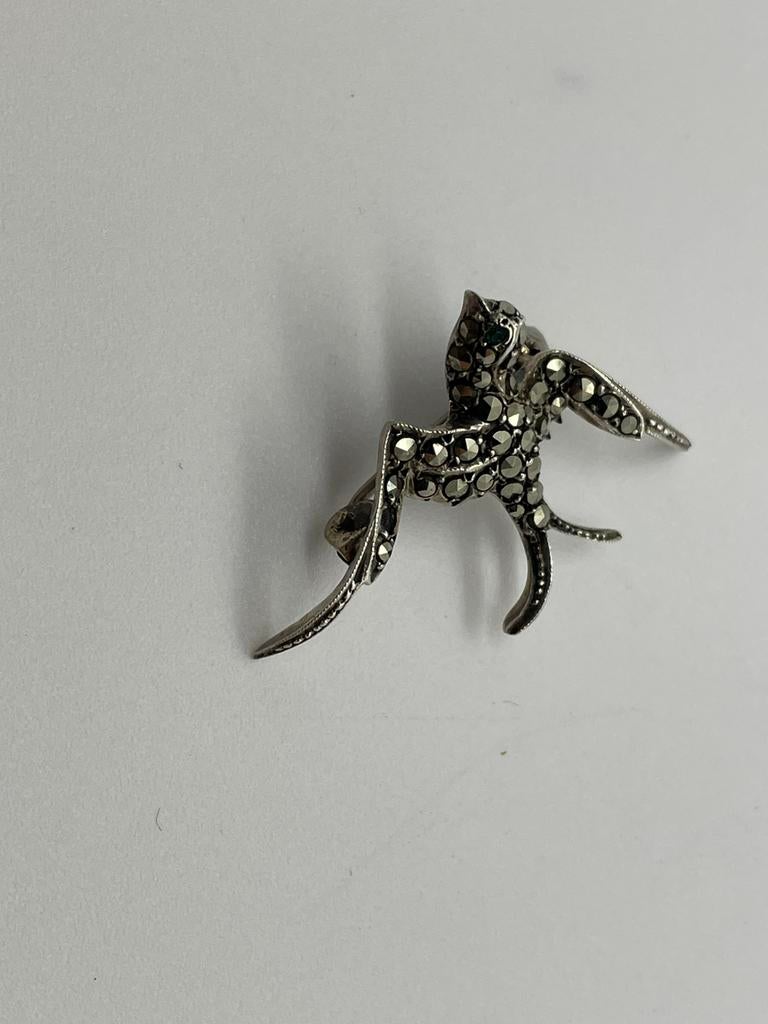 C604 Prachtige zilveren broche vogel markasiet, Sieraden, Tassen en Uiterlijk, Antieke sieraden, Ophalen of Verzenden, Zilver