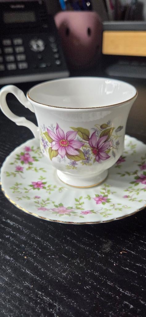 Vintage Royal Kent Bone China kop en schotel, Verzamelen, Ophalen, Zo goed als nieuw, Porselein, Kop en/of schotel