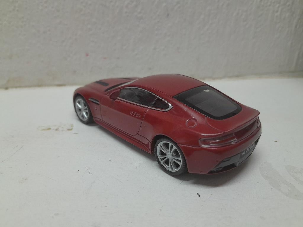 Aston Martin V12 Vantage, Ophalen of Verzenden, Zo goed als nieuw, Auto