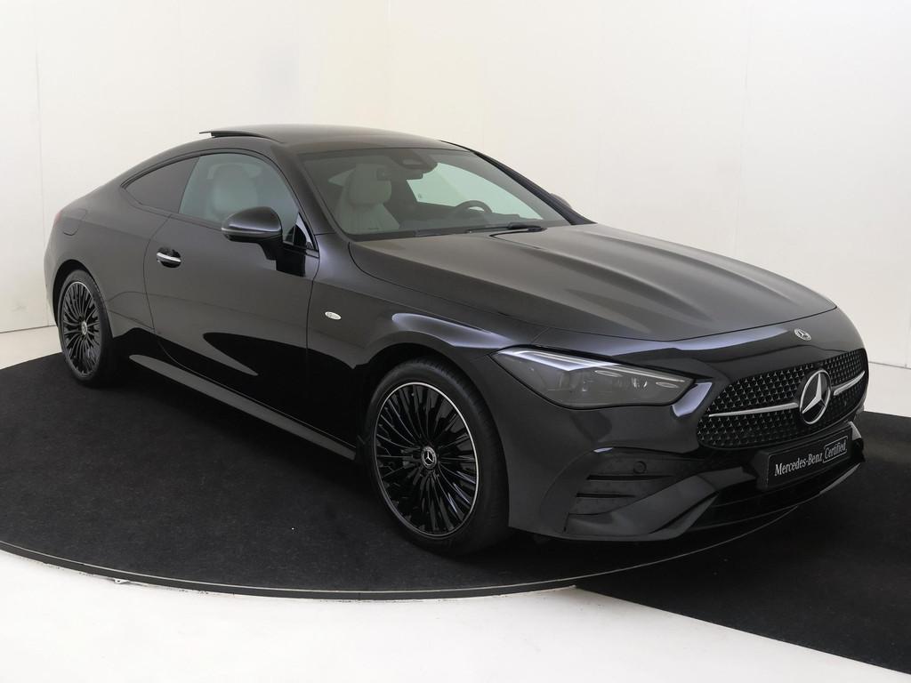 Mercedes-Benz CLE Coupé 300 e AMG Line / Winter-Pakket / Ni, Auto's, Mercedes-Benz, Automaat, Stof, Gebruikt, 4 cilinders