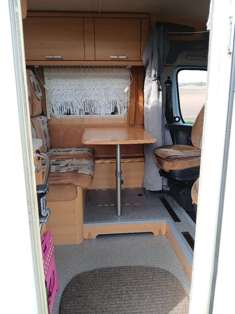 Caravans And Camping Semi-Integraal