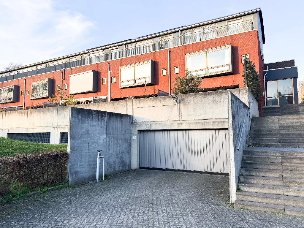 Parkeerplaats te huur Maastricht (Akersteenweg) – beveiligd, Limburg