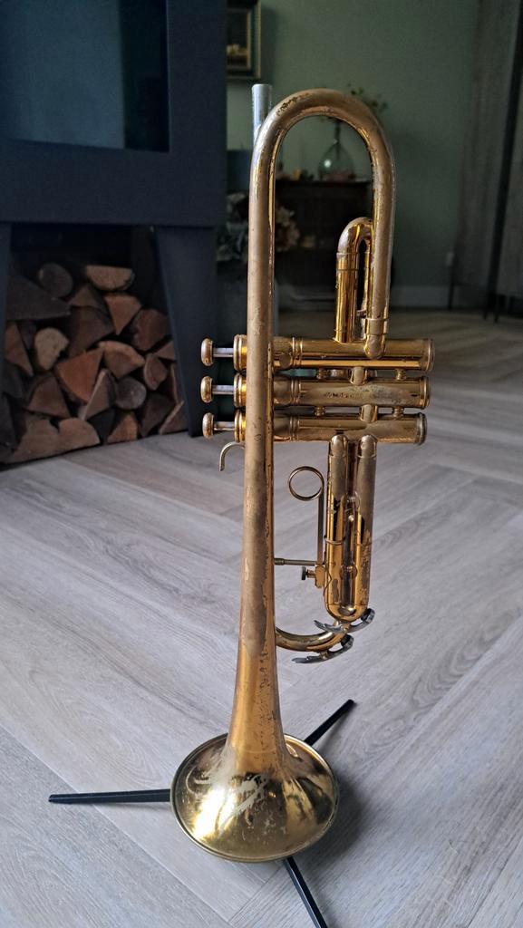 King Tempo 600, Muziek en Instrumenten, Blaasinstrumenten | Trompetten, Gebruikt, Bes-trompet, Ophalen of Verzenden