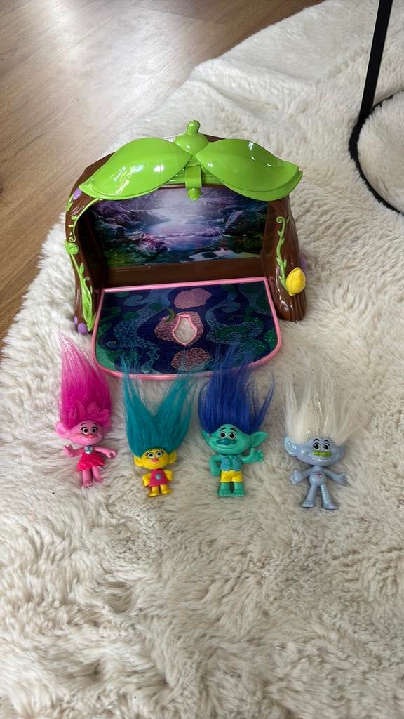Trolls Trollen set met huis, Ophalen of Verzenden, Zo goed als nieuw