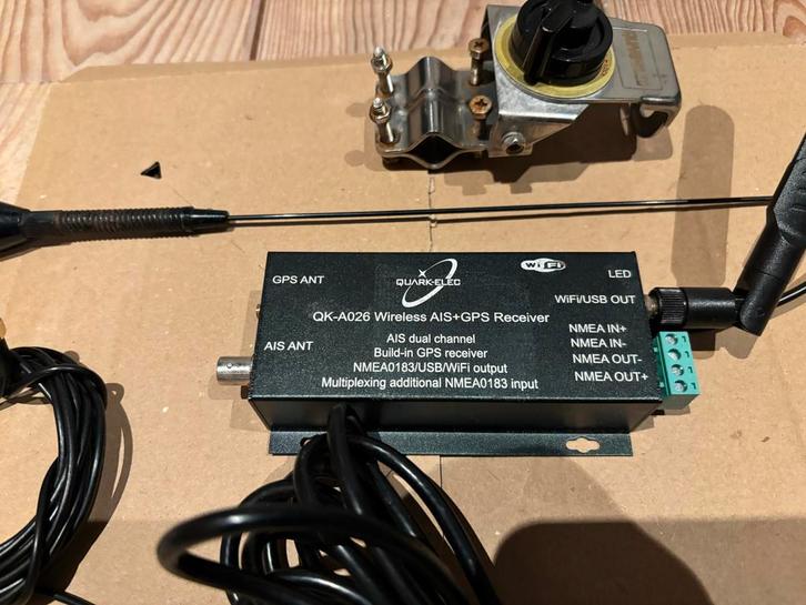 AIS Receiver met NMEA Multiplexer + GPS + Wifi, Watersport en Boten, Navigatiemiddelen en Scheepselektronica, Zo goed als nieuw