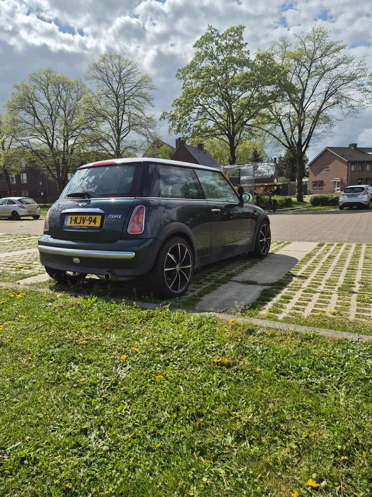 MINI Cooper 1 jaar APK tot 16 mei 2027 + Airco, Auto's, Voorwielaandrijving, Stof, Zwart, Sound system