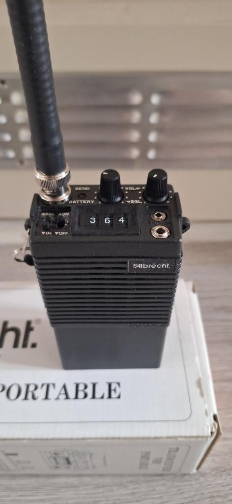 4 x albrecht ae 144n, 15 km of meer, Ophalen of Verzenden, Zo goed als nieuw, Portofoon of Walkie-talkie