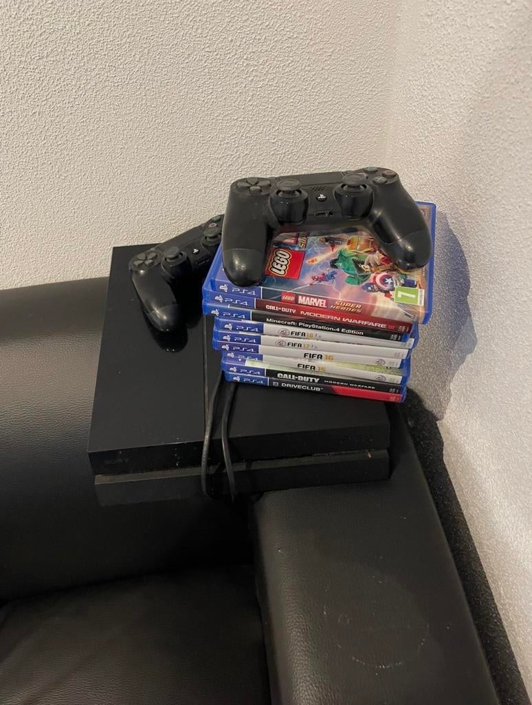 PlayStation 4 met 2 controllers en spellen, Met 2 controllers, Ophalen of Verzenden, Original, Gebruikt