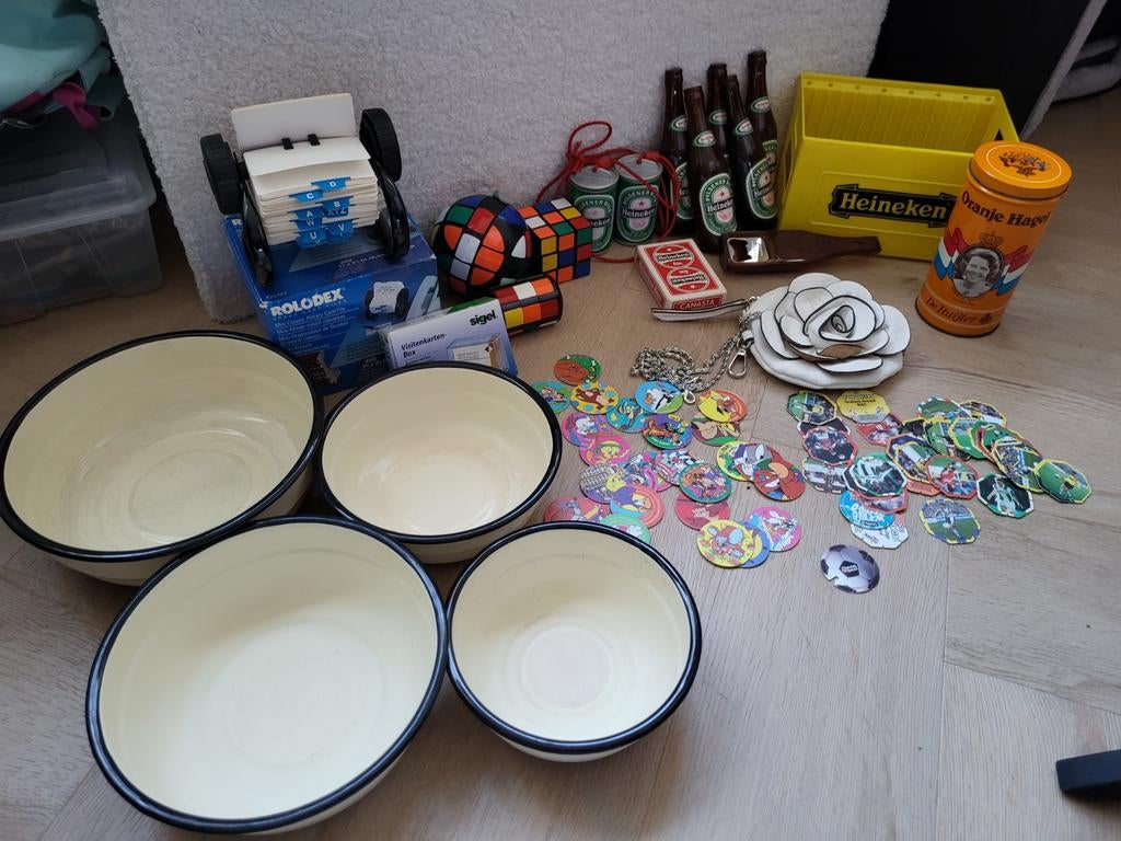 Vintage!!! Tassen, heineken, rubix, flippo,s etc., Ophalen of Verzenden