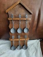 Vintage Houten Rek met Tinnen Lepels, Ophalen of Verzenden