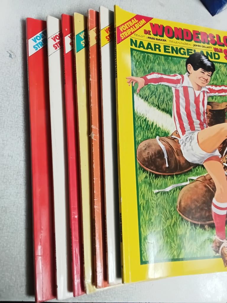 De wondersloffen van Sjakie, 7 strips., Boeken, Meerdere stripboeken, Ophalen of Verzenden, Gelezen