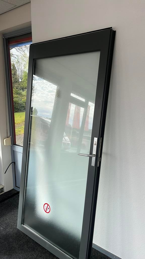 Deur met kozijn super solide, Deurkozijn, Aluminium, Zo goed als nieuw, 150 tot 225 cm