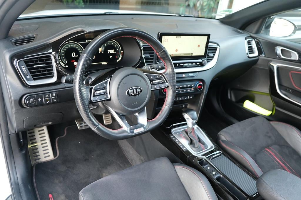 Kia ProCeed 1.6 T-GDI GT AUT 204PK Pano Navi Virtual Led Led, 15 km/l, Gebruikt, 4 cilinders, Wit