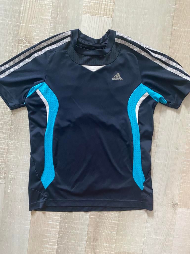 Leuke sportshirt van Adidas ClimaCool in maat 140, Kinderen en Baby's, Kinderkleding | Maat 140, Ophalen of Verzenden, Zo goed als nieuw