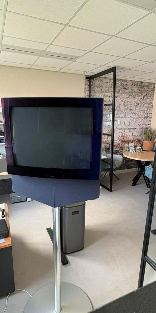 Gaming; Beovision 1 B&O op originele hoge draaibare voet, Ophalen, Gebruikt