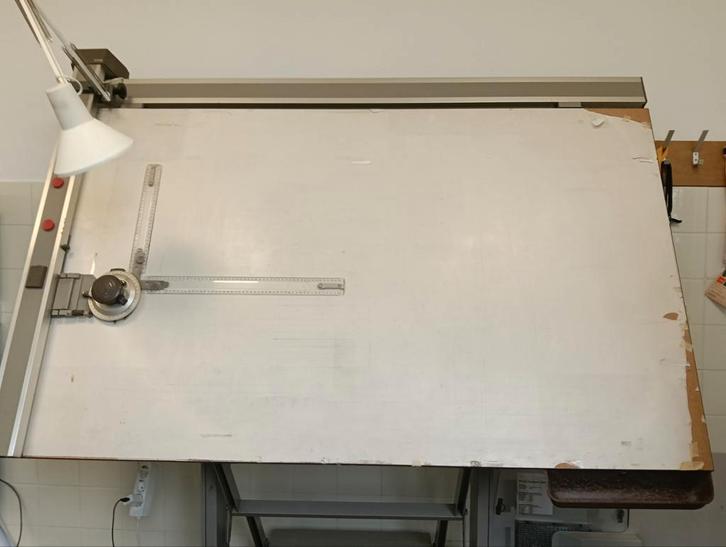 Tekentafel met verlichting en onderstel, Doe-het-zelf en Verbouw, Tekentafels, Gebruikt, 150 tot 170 cm, Verlichting, Ophalen of Verzenden