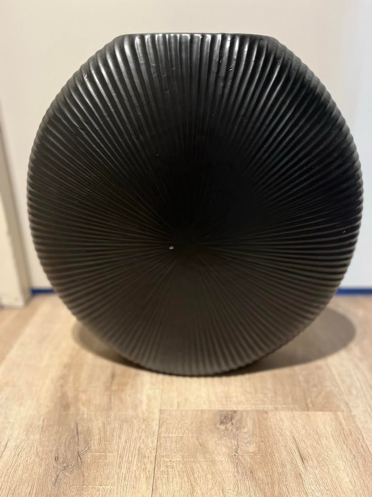 Zwarte vaas Daan Kromhout 40 cm, Ophalen