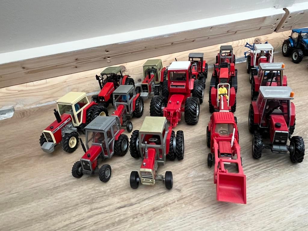 Britains Massey Fergusen, Hobby en Vrije tijd, Modelauto's | 1:32, Ophalen of Verzenden, Zo goed als nieuw, Tractor of Landbouw