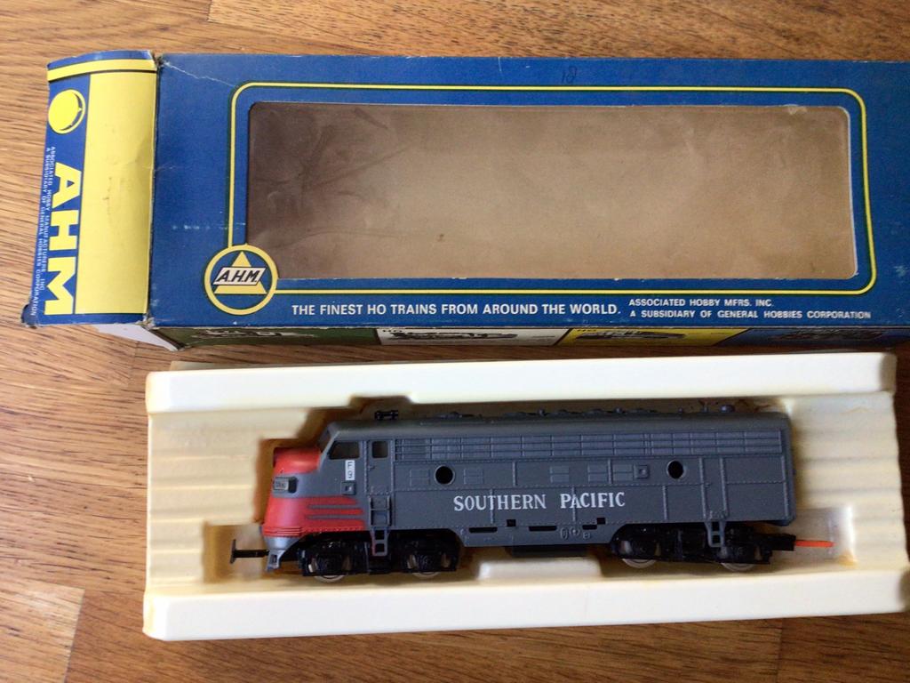 A.H.M. Locomotief Southern Pacific, nog nieuw, Hobby en Vrije tijd, Modeltreinen | H0, Overige merken, Nieuw, Ophalen of Verzenden