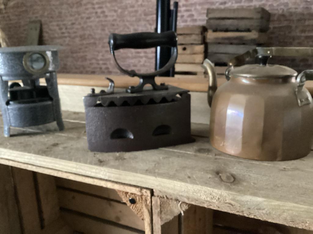 Oud strijkijzer petroleumstel en  ketel, Antiek en Kunst, Ophalen of Verzenden