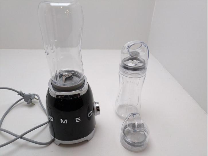 SMEG Personal blender PBF01BLEU zwart - Retourdal, Witgoed en Apparatuur, Blenders, Nieuw, Blender to go, Verzenden