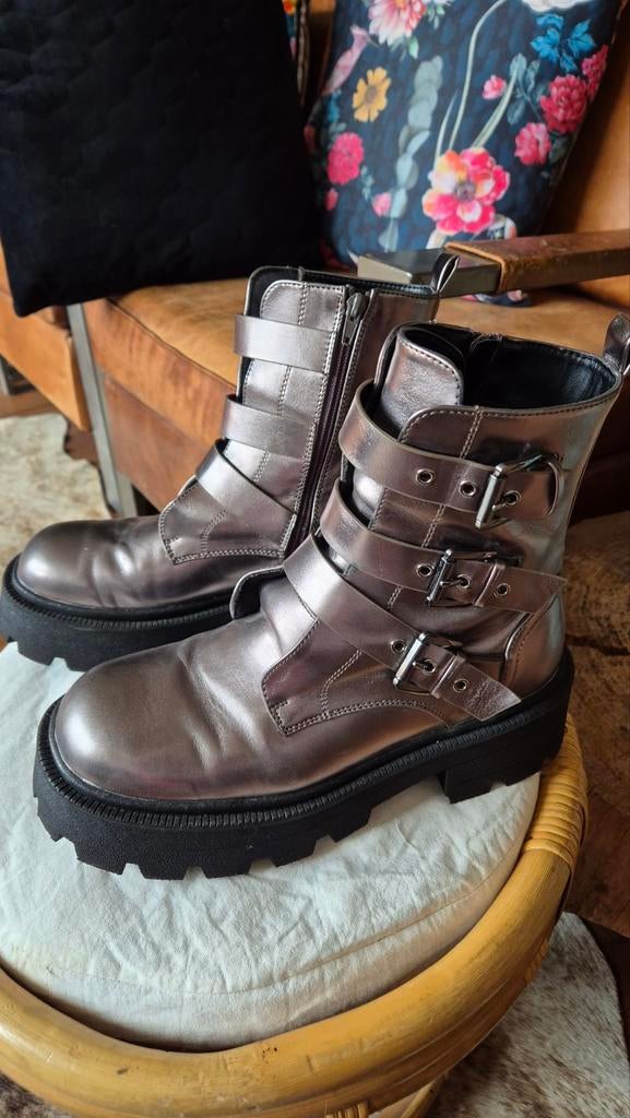 Even&Odd Enkellaarsjes met plateauzool antracietmetal mt 41, Kleding | Dames, Schoenen, Overige typen, Ophalen of Verzenden, Zo goed als nieuw