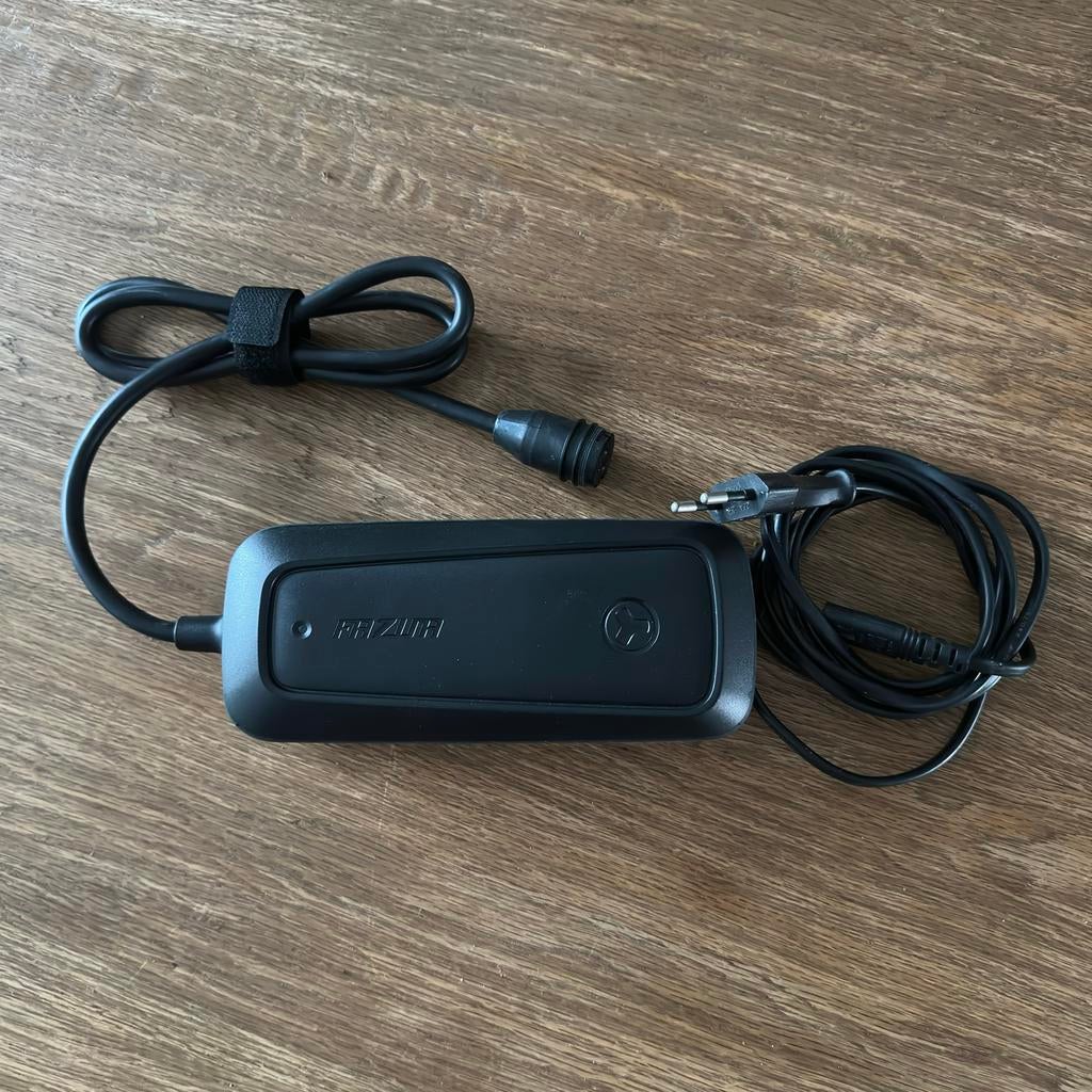 FAZUA Oplader STC-8207LD voor Ride60 systemen, Fietsen en Brommers, Fietsaccessoires | Fietsaccu's, Zo goed als nieuw, Ophalen of Verzenden