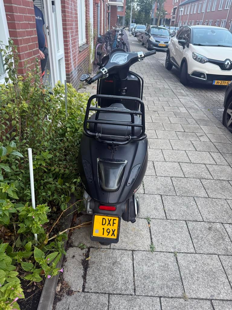 Nette Vespa S matzwart - Goed onderhouden, Ophalen, Gebruikt, Maximaal 45 km/u, Vespa S