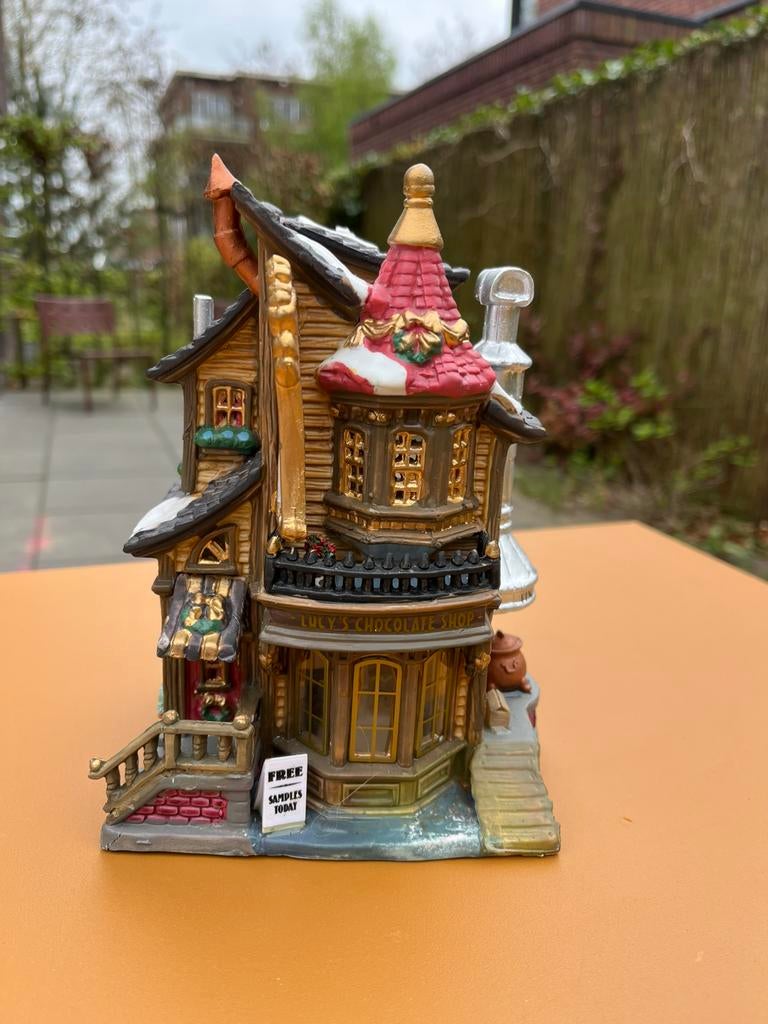 Lemax Lucy's Chocolade shop, Ophalen of Verzenden, Zo goed als nieuw