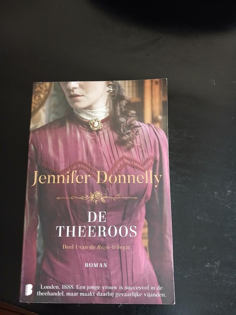 De Theeroos - Jennifer Donnelly, Boeken, Ophalen of Verzenden, Zo goed als nieuw, Jennifer Donnelly, Nederland
