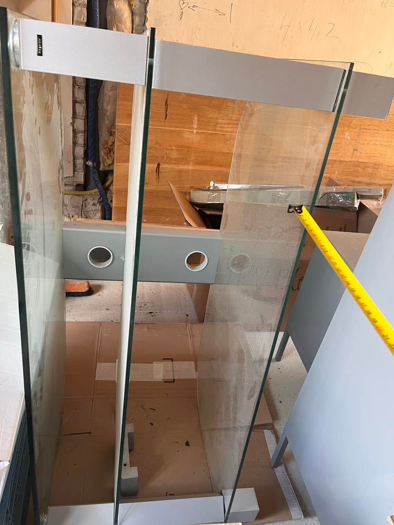 SPECTRAL Stereomeubel glas, Gebruikt, 100 tot 150 cm, Glas, 25 tot 50 cm