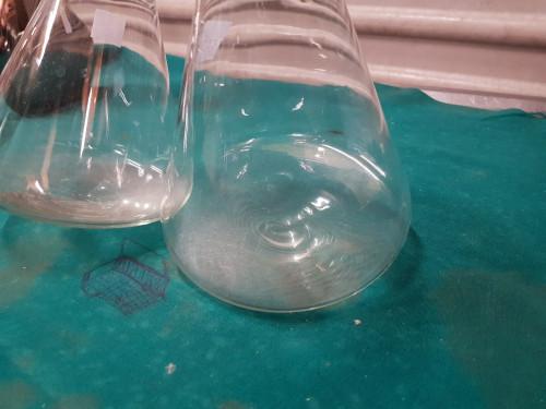 vaasjes van glas kegelvorm, Ophalen of Verzenden