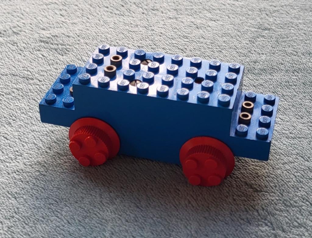 Lego (trein) 4,5 Volt locomotief motor blauw + ribbel wielen, Gebruikt, Lego, Ophalen of Verzenden, Compleet