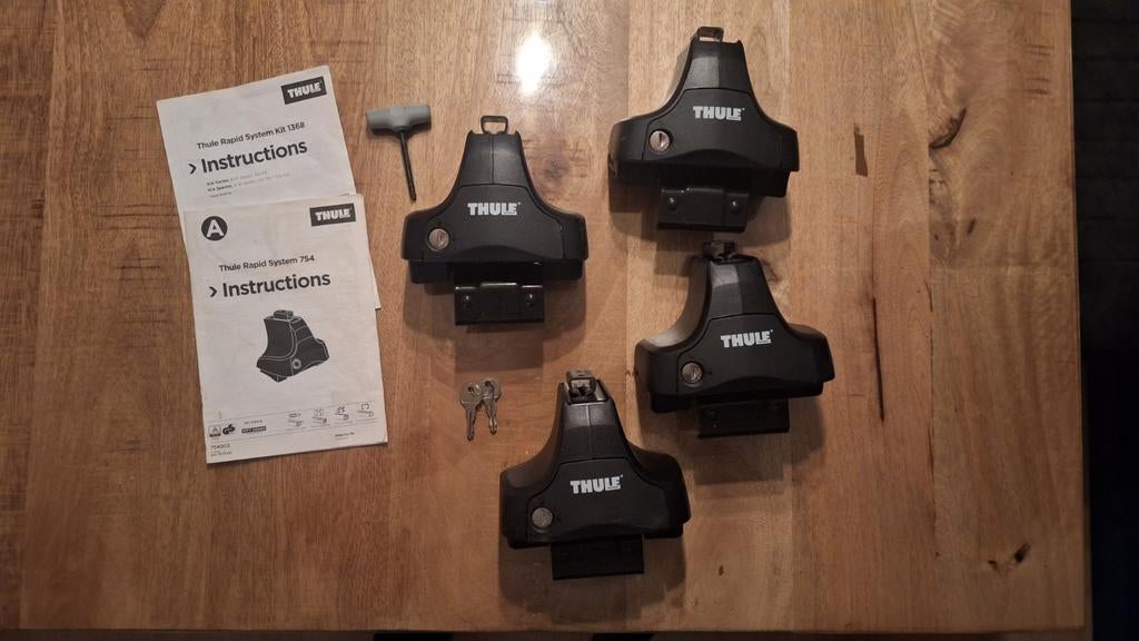 Thule 754 voetenset – origineel, stevig en compleet!, Auto diversen, Dakdragers, Ophalen, Zo goed als nieuw