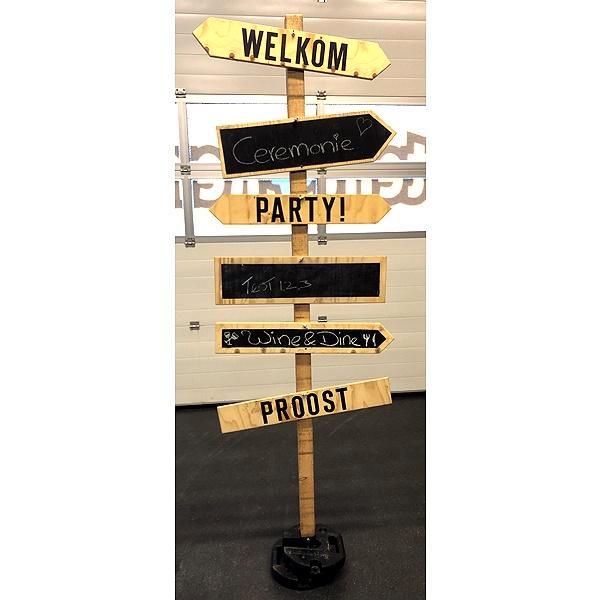 TE KOOP: Vintage Wegwijzer voor bruiloft of feest, Hobby en Vrije tijd, Feestartikelen | Verhuur, Nieuw, Overige, Ophalen