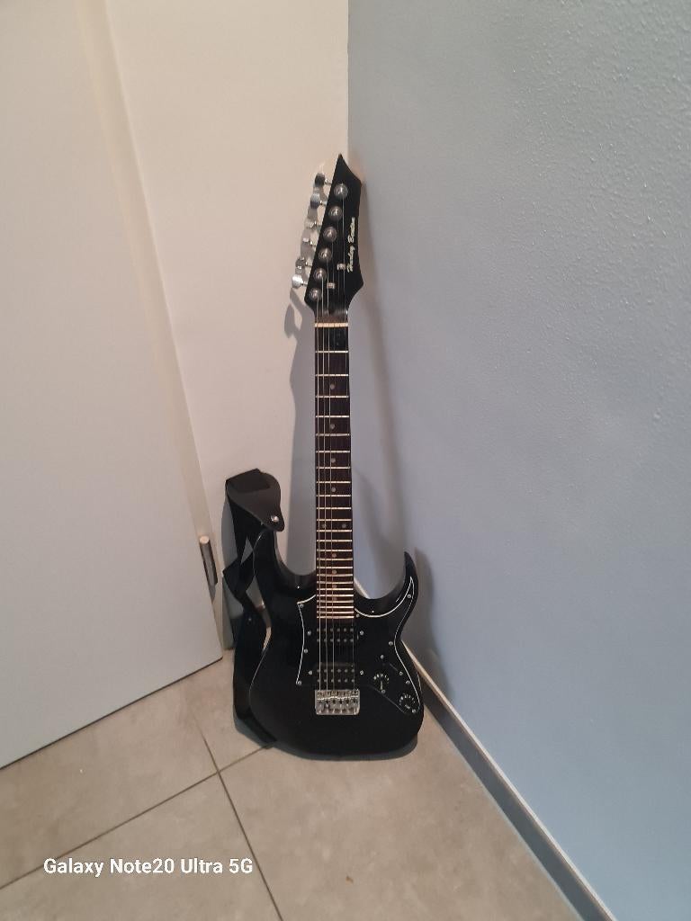 Gitaar met hoes versterker en stem app.Harley Benton, Ophalen, Zo goed als nieuw, Solid body, Overige merken