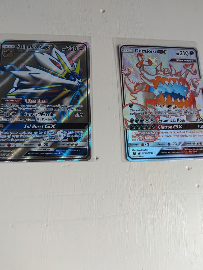 Pokémon kaarten Solgaleo GX en Guzzlord GX, Ophalen of Verzenden