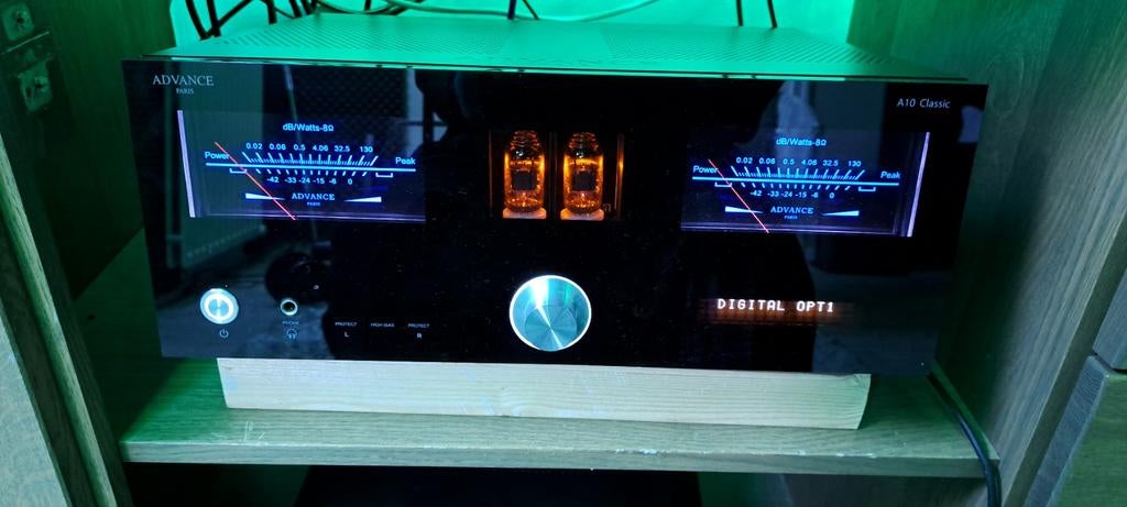 Advance Paris A10 Classic geïntegreerde versterker, Audio, Tv en Foto, Versterkers en Receivers, Zo goed als nieuw, 120 watt of meer