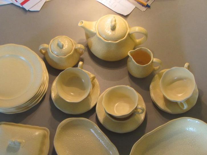 lichtgeel ontbijtservies 6 personen compleet Art deco, Antiek en Kunst, Antiek | Servies compleet, Ophalen