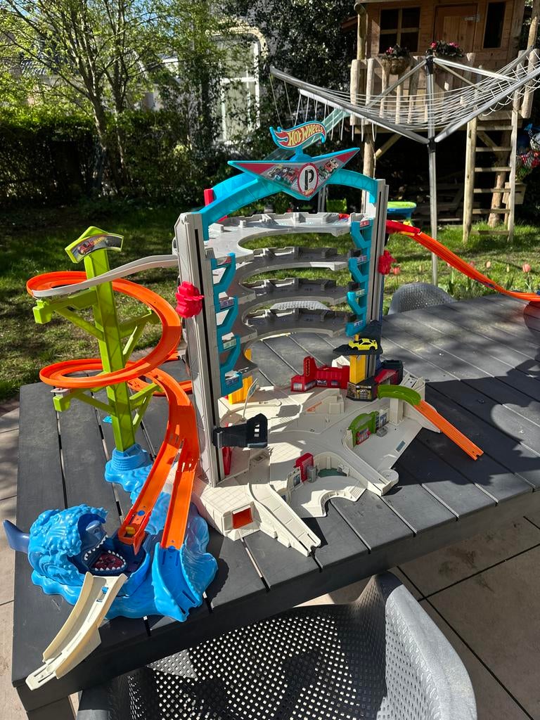 Hot Wheels grote garage met interactieve grapjes, Ophalen, Gebruikt